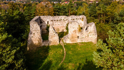 ruiny zamku w Bydlinie na Jurze Krakowsko - Częstochowskiej, Śląsk, Polska