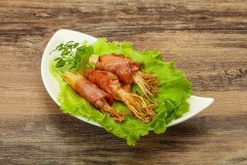 Roasted enoki mushrooms with bacon