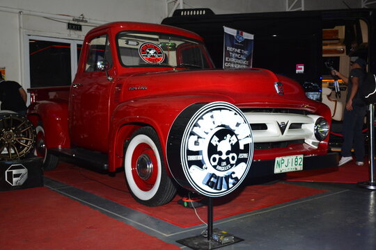 Ford F100 pick up at Hot Import Nights car show in Pasig, Philippines