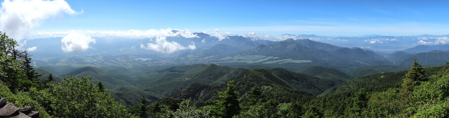 日本百名山”四阿山”の山頂からの眺望 (パノラマ)