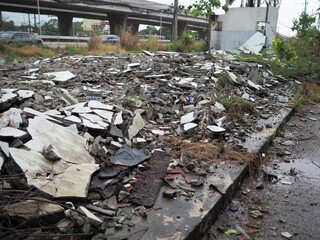 The ruins The building was destroyed.