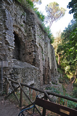 Tivoli - Parco Villa Gregoriana, ruderi della villa romana di Manlio Vopisco