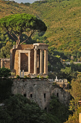 Tivoli, il tempio della Sibilla e la valle dell'Aniene