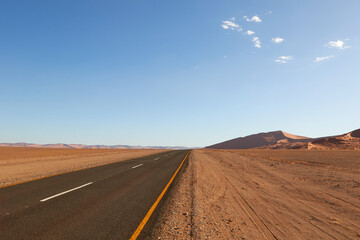 Highway in the middle of Namib-Naukluft National Park