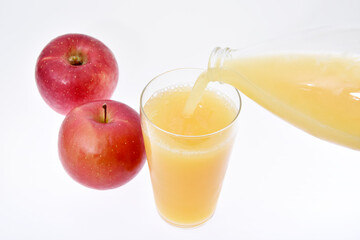 Apples and apple juice	　りんごジュース