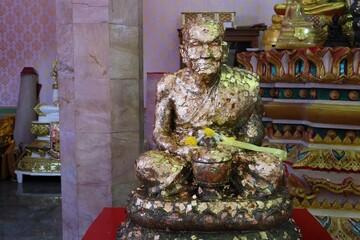 buddha statue in temple