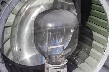 かつて撮影に使われていた巨大な電球。