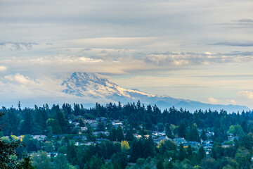 Fototapeta premium Mount Rainier Cloud Cover 6
