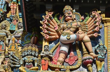 Fototapeta premium stone carving and sculptures of meenakshi amman temple madurai tamil nadu