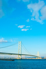 青空と明石海峡大橋