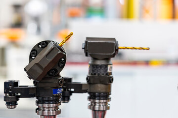 precision automatic quick and rotatable collect tool Holder & high speed steel end mill cutting tool golden coating  for cnc milling machining center in industrial metal work