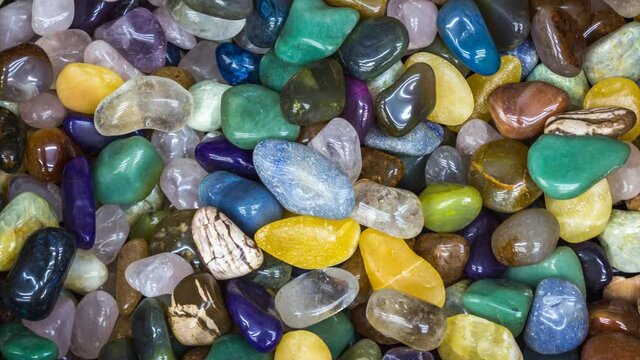 Fundo e zoom out com pedras coloridas