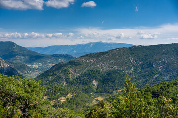 Fototapeta na wymiar Vue sue le Mont-Ventout en Provence