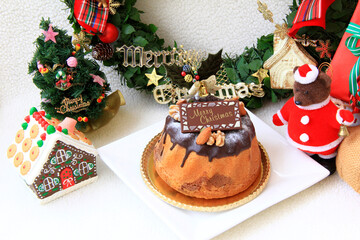 クリスマス雑貨とケーキ