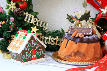 クリスマス雑貨とケーキ