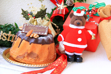 クリスマス雑貨とケーキ