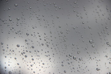 gouttes de pluies sur la fenêtre