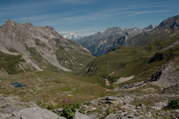 Fototapeta na wymiar the superb panorama with a view of Mont Blanc as you descend the Chaviere pass en Vanoise in the French Alps