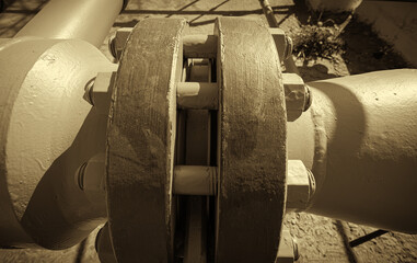 Flange transition from a large diameter gas pipeline to a small one.