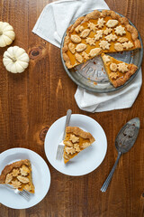 Pumpkin pie with leaf details