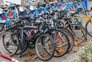 Fototapeta na wymiar Fahrrad Parkplatz