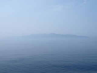 フェリーから見えてきた佐渡島_2