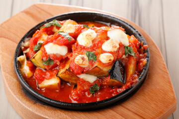 モッツアレラチーズとナスのグラタン