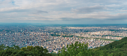 藻岩山展望台から見下ろす札幌市の俯瞰風景 / 北海道札幌市