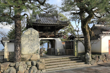 浮御堂山門