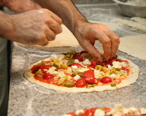 pizza, essen, cheese, tomate, italiener, mahl, baked, abendessen, mozzarella, salami, brotzeit, basilikum, pfeffer, crust, gemüse, lunch, köstlich, backen, scheibe, fleisch, brot, knusprig, lecker, we