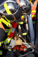 Naklejka premium Désincarcération à l'écarteur