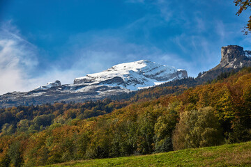 Fototapeta na wymiar Schweizer Alpen - herbstliche Stimmung beim schönen Wetter