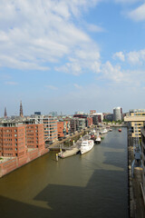 Obraz premium blick auf hamburg von der philharmonie, deutschland