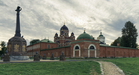 Monument to the grenadiers at the walls of the Spaso-Borodino monastery