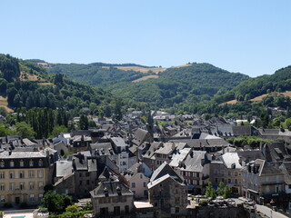 Fototapeta na wymiar Les toits de Saint-Geniez-d'Olt