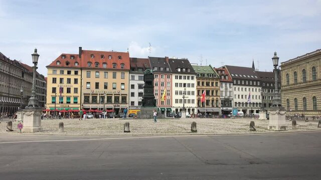 Real time view of the square in front of the Munchen Residenz