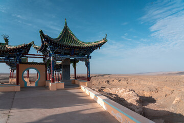 Fototapeta premium chinese temple in desert