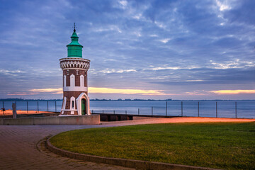 Pingelturm in Bremerhaven zum Sonnenuntergang.