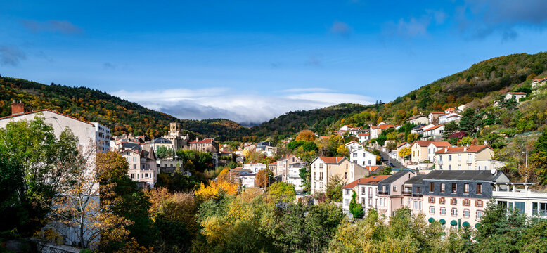 vue panoramique sur royat, puy de dome