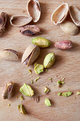 handful of whole and peeled pistachios