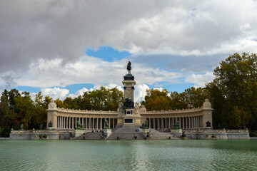 Fototapeta na wymiar Monument of Alfonso XII in the Retiro Park in Madrid