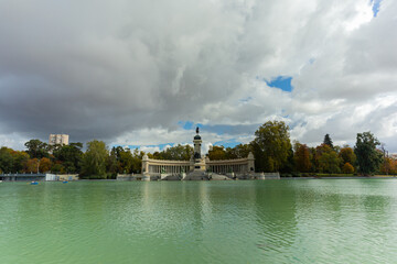 Fototapeta premium Monument of Alfonso XII in the Retiro Park in Madrid