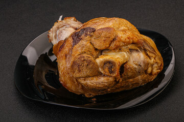 Baked pork knuckle with spices