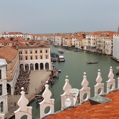 Fototapeta na wymiar city view from the canal