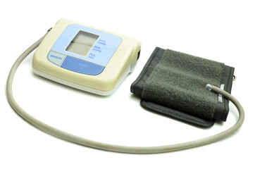 Digital instrument for measuring blood pressure