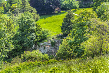 Obraz premium Buttes-Chaumont Park (Parc des Buttes-Chaumont, 1867) - Public Park situated in northeastern Paris. Buttes-Chaumont Park - fifth-largest park in Paris. France.