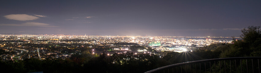 Fototapeta na wymiar 兵庫県・西宮市甲山町から見おろす大阪平野の夜景