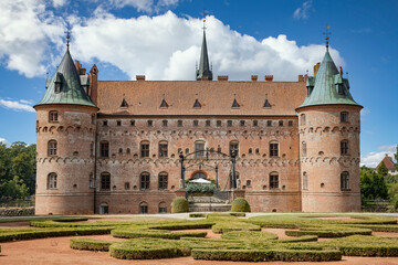 Fototapeta na wymiar Egeskov Castle in Denmark 