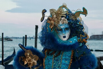 Obraz na płótnie Canvas city carnival mask