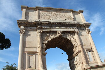 Fototapeta na wymiar The Arch of Titus in Roman Forum.